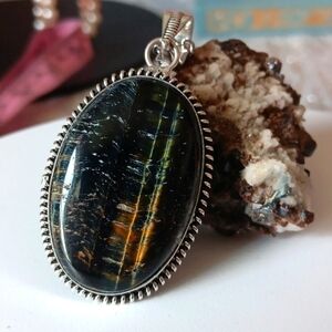 Black Tiger Eye Pendant Necklace NWOT .925